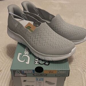 Skechers Women's Gray Slip-On Shoes, NWT, W-7.5